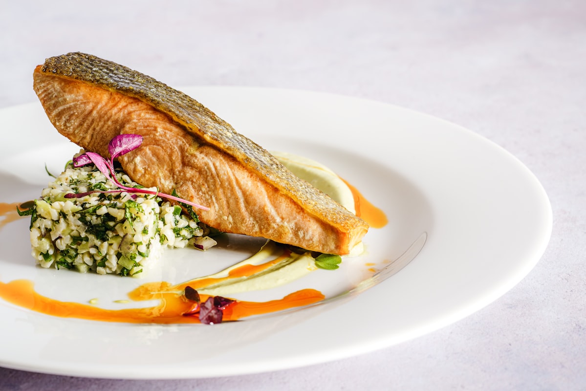 Leafy greens and algae for plant-based omega-3 nutrition